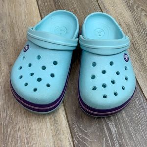 Girls crocs